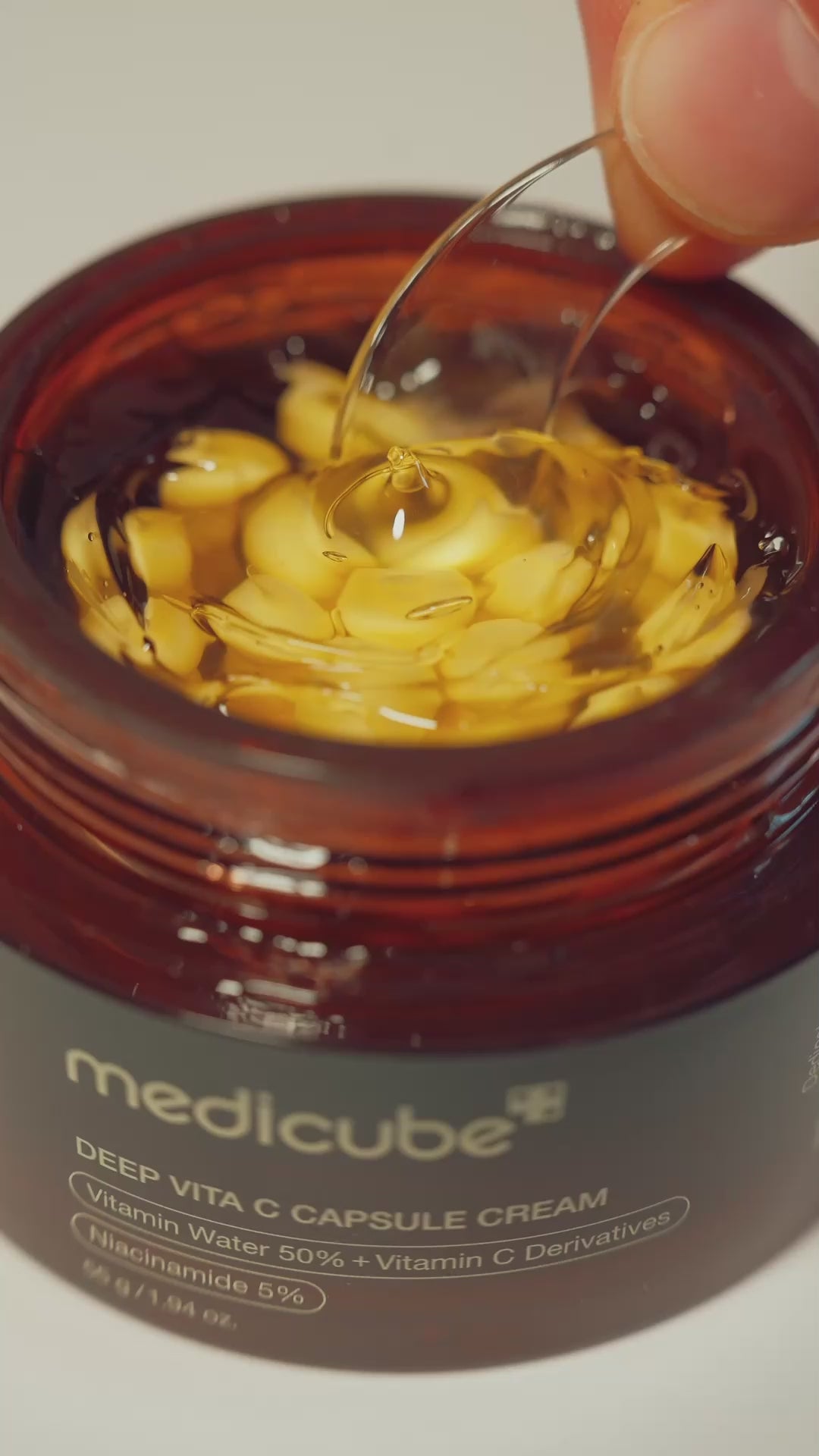 Vidéo de présentation, crème éclat Deep Vita C Capsule Medicube
