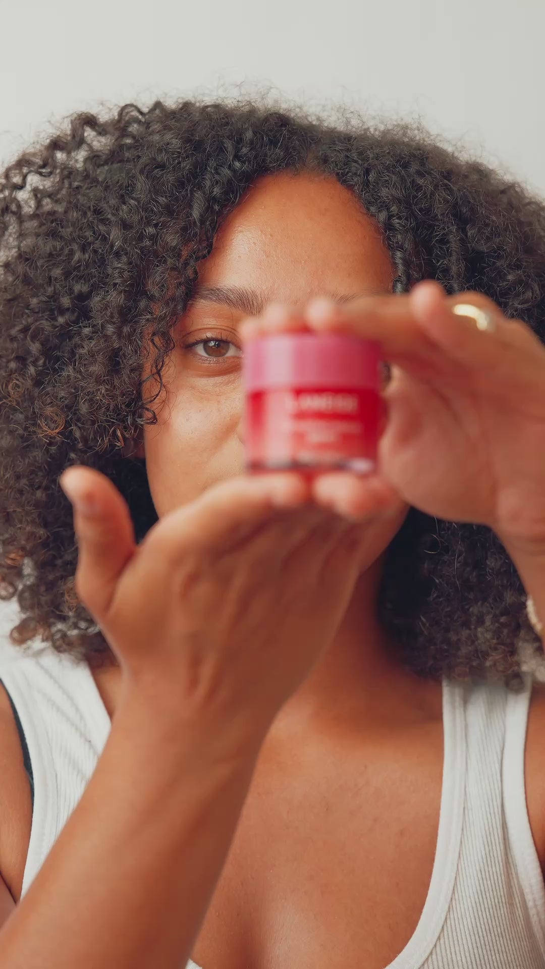 Vidéo de présentation, masque de nuit pour les lèvres Lip Sleeping Mask LANEIGE Fruits rouges